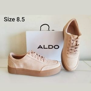 NEW ALDO LUXURY STYLE SNEAKERS Nude/Tan, Size 8.5